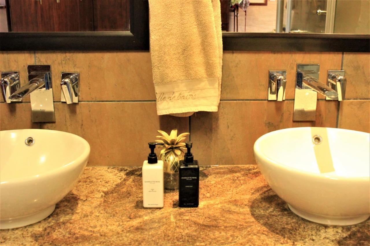 Karee & Wild Olive Guest Lodge Hekpoort المظهر الخارجي الصورة